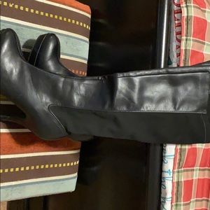 Black knee-high high heel charming Charlie boots